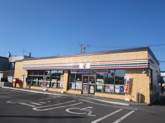 コンビニ　セブンイレブン旭川ツインハープ店（コンビニ）まで246m