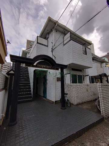 建物外観　レオパレス三軒茶屋　A棟