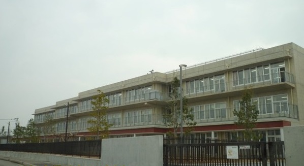 小学校　金沢市立戸板小学校（小学校）まで1032m