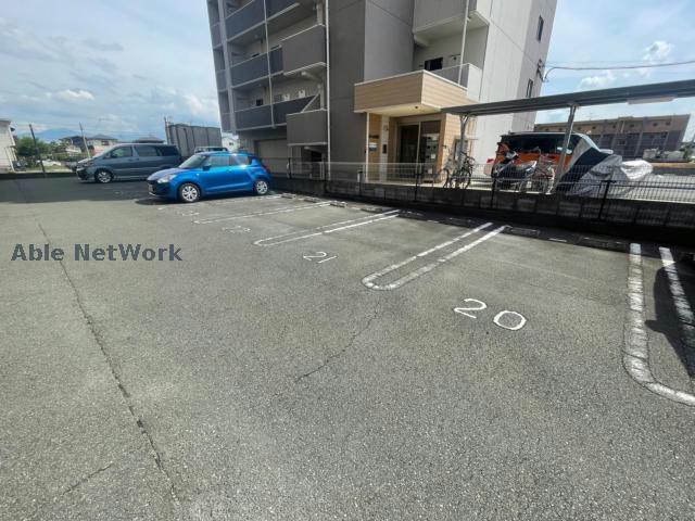 駐車場　駐車場