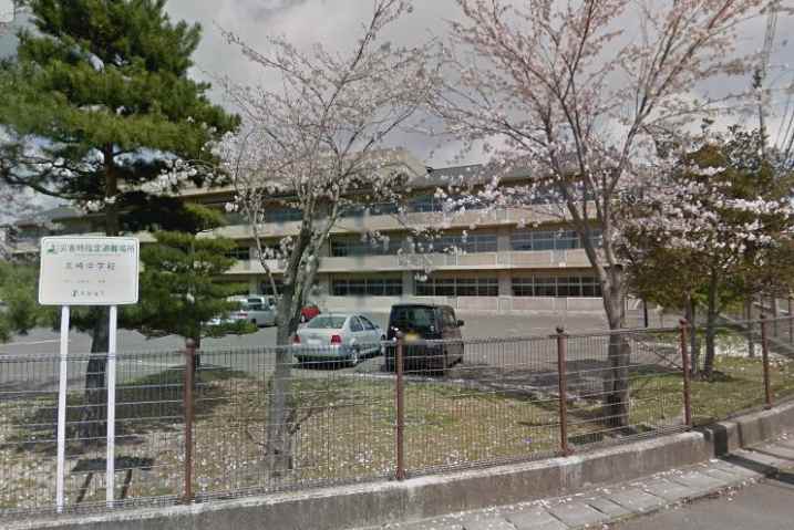 中学校　多賀城市立高崎中学校（中学校）まで682m