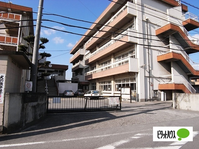 中学校　高崎市立中尾中学校（中学校）まで1626m