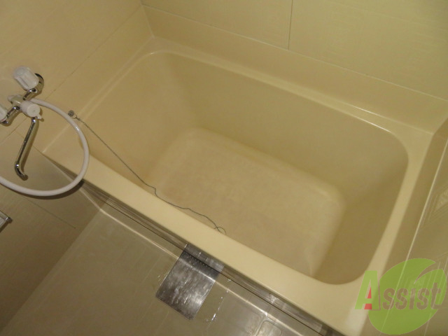 バス・シャワールーム　ゆったり広さのユニットバスですね疲れも取れそうですよ