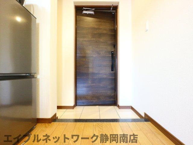 ルシダ静岡の玄関写真
