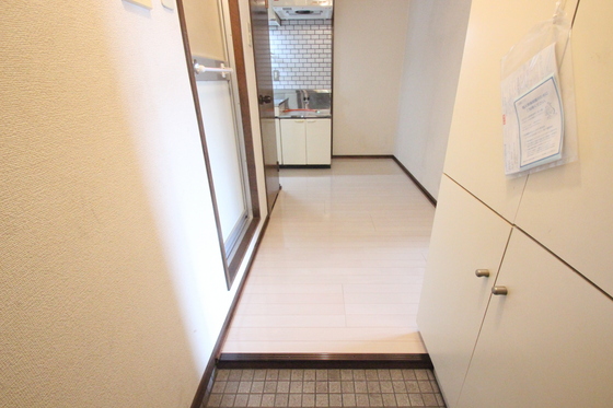 玄関　※別部屋の写真です