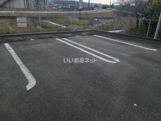 【レザンの駐車場】