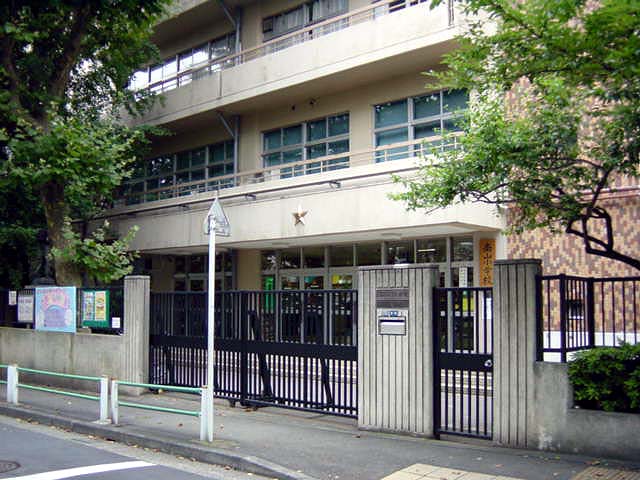 【クーカイ・テラス元麻布の小学校】