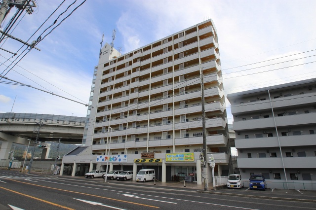 【安芸郡府中町大須のマンションの建物外観】