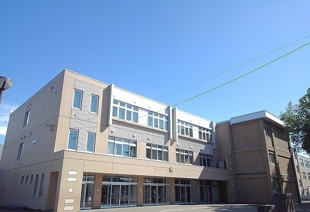 小学校　南線小学校（小学校）まで550m