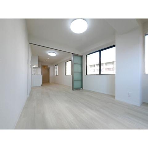 居室・リビング　室内