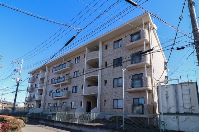 【下野市川中子のマンションの建物外観】