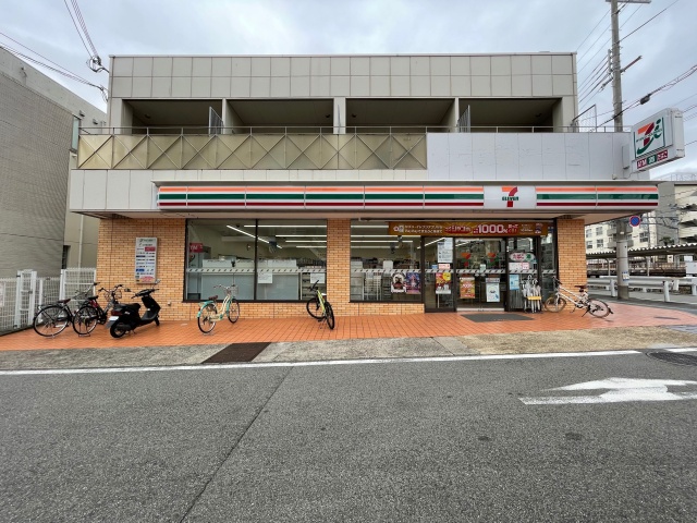 コンビニ　セブン－イレブン　神戸本山中町４丁目店（コンビニ）まで61m