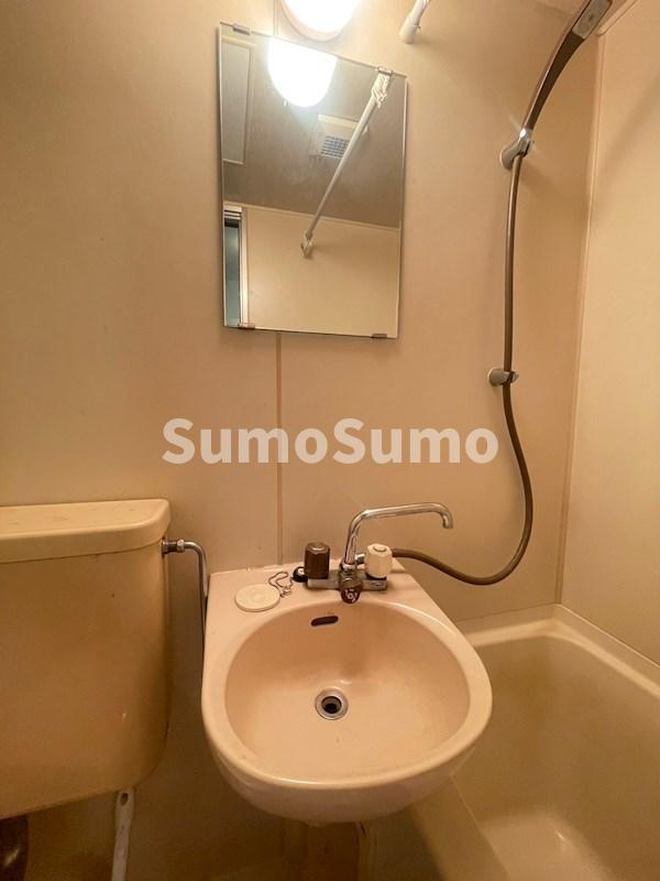 洗面設備　独立洗面台です