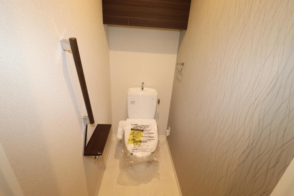 トイレ　トイレを撮影