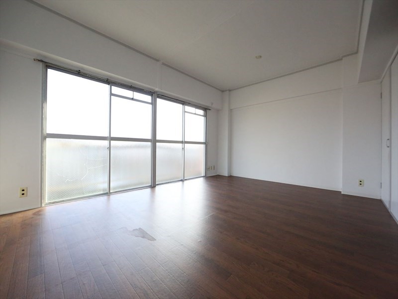 バルコニー　洋室11.5帖　2面採光　バルコニー