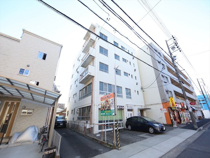 名古屋市南区柵下町のマンションの建物外観