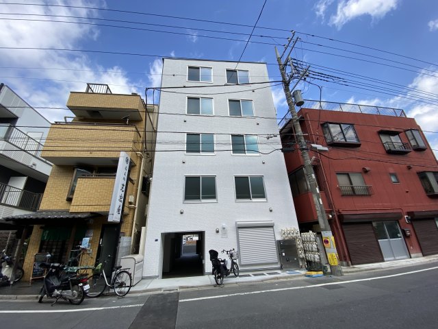 【ウィズ高島平の建物外観】