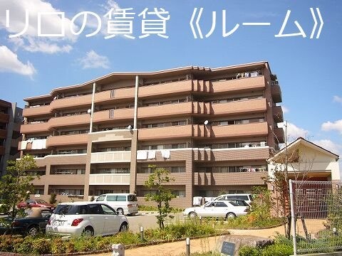 スルス門松IIの建物外観