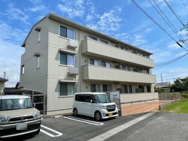 出雲市大津町のアパートの建物外観