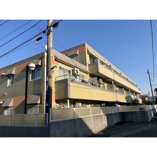 【藤沢市辻堂新町のマンションの建物外観】