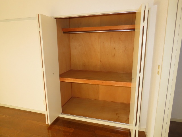 収納　同物件別号室の写真です。
