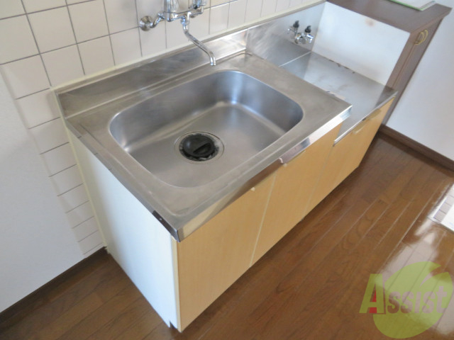 キッチン　シンプルなキッチンです。一人暮らしは最適ですね。