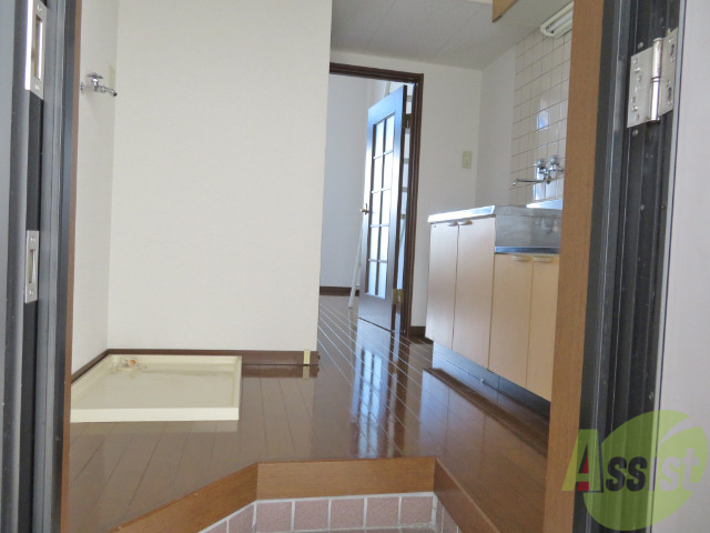 玄関　玄関の様子です。明るい印象ですね。気分もあがりそう。