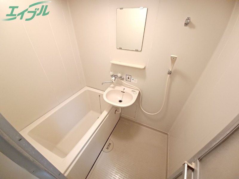 バス・シャワールーム　別部屋同タイプ