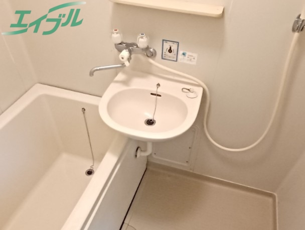 洗面設備　別部屋同タイプ