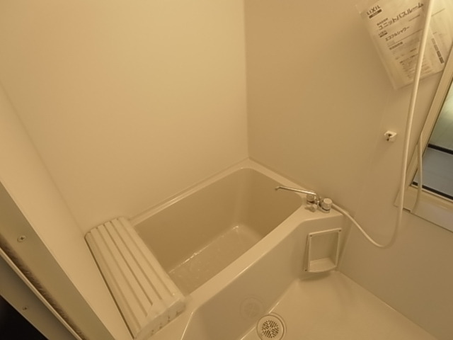 バス・シャワールーム　広々バスルーム