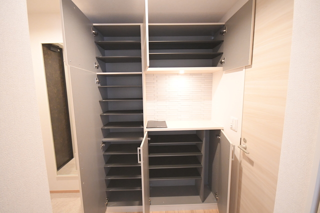 収納　シューズボックス