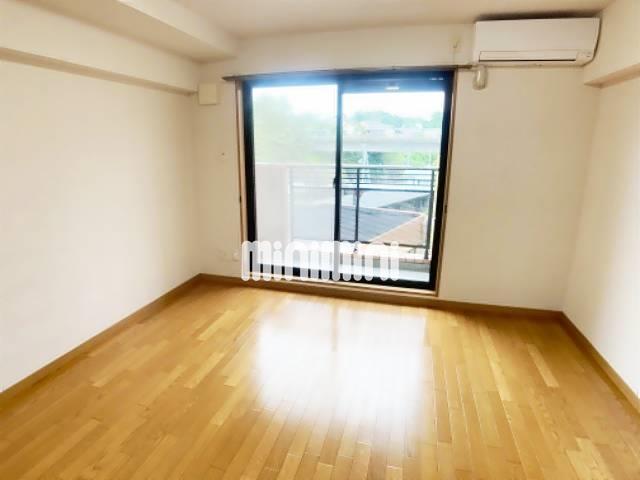 居室・リビング　広々８帖の洋室です。