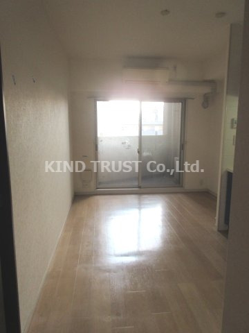 居室・リビング　こちらの居間で趣味の時間をお楽しみください