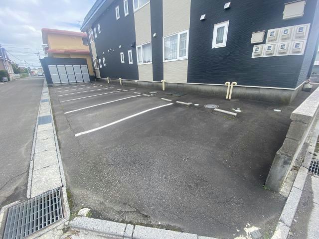 駐車場　駐車場