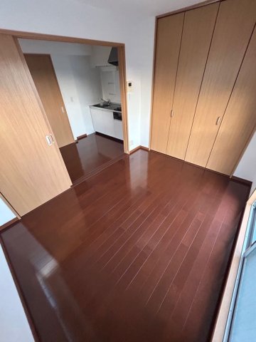 居室・リビング　こちらのリビングで趣味の時間をお楽しみください