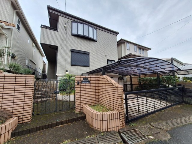 建物外観　★駐車場付きの戸建て★