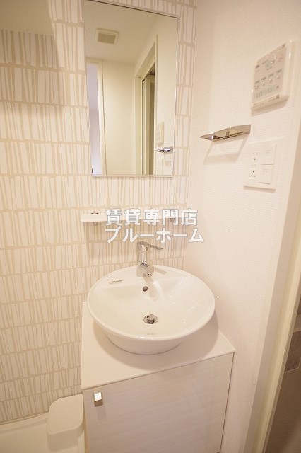 洗面設備　オシャレな独立洗面台がございます！