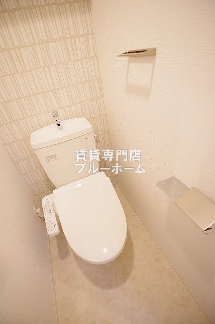 トイレ　温水洗浄便座付きのトイレです！