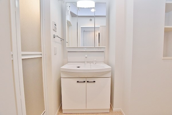 洗面設備　★三面鏡洗面台★