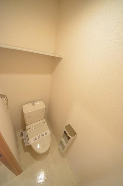 トイレ　☆清潔感あるシャワートイレ☆