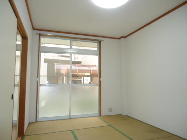 居室・リビング　室内