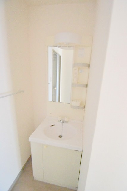 洗面設備　洗面所独立です。