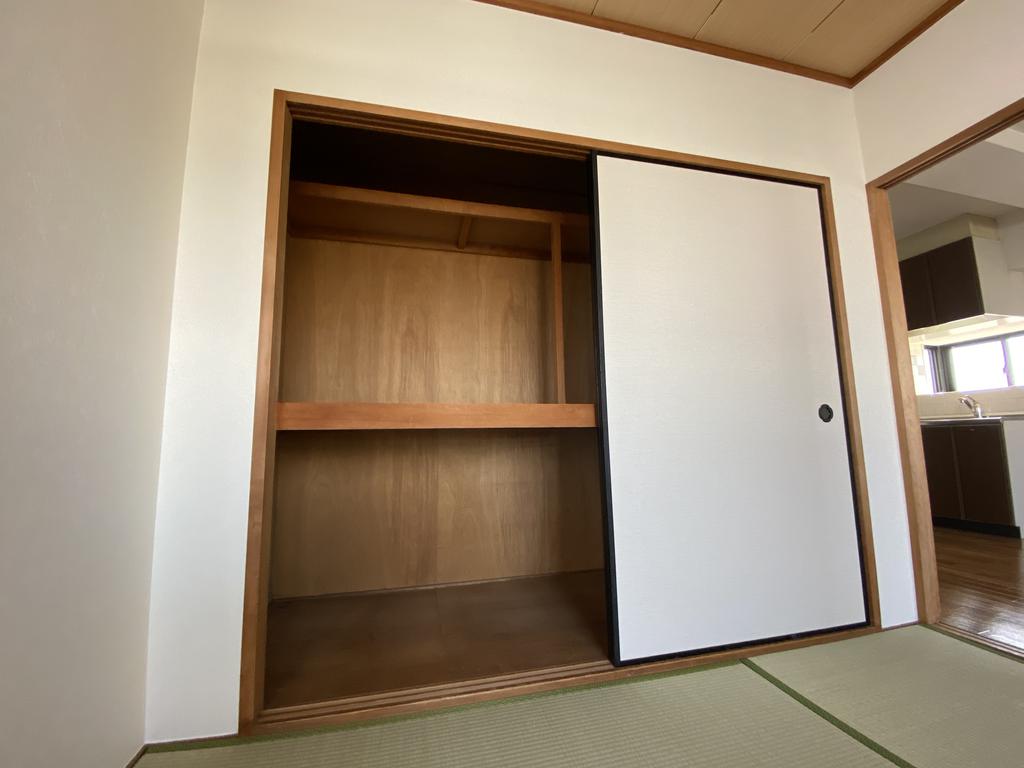 収納　和室　押し入れ