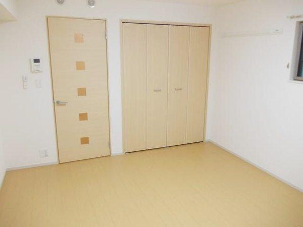 居室・リビング　広々とした洋室！