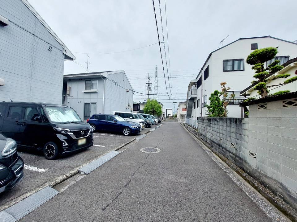 駐車場　駐車場