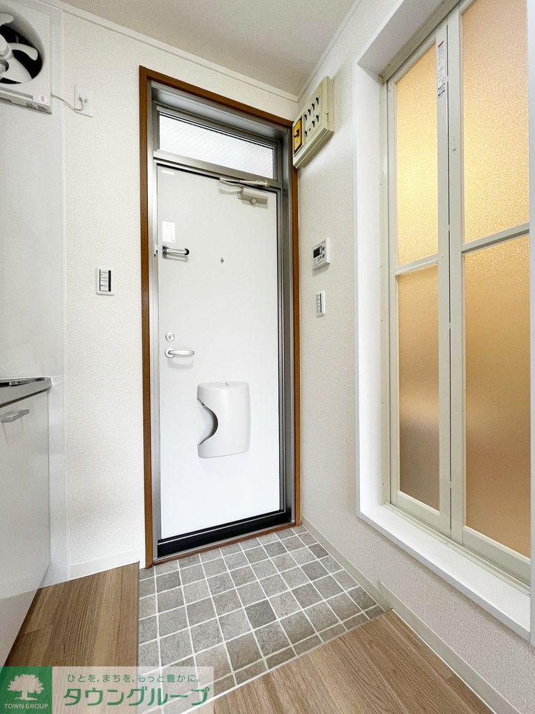 玄関　キッチン