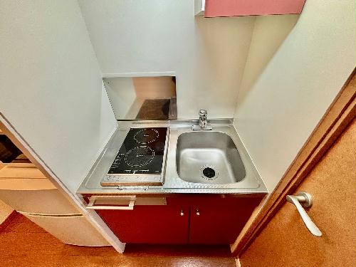 キッチン　設備・仕様は号室により異なる為、現況を優先いたします。