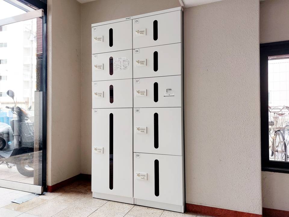エントランス　宅配ボックス