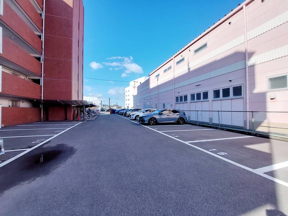 駐車場　駐車場