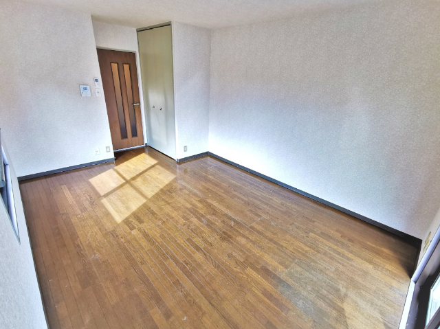 居室・リビング　明るい居室